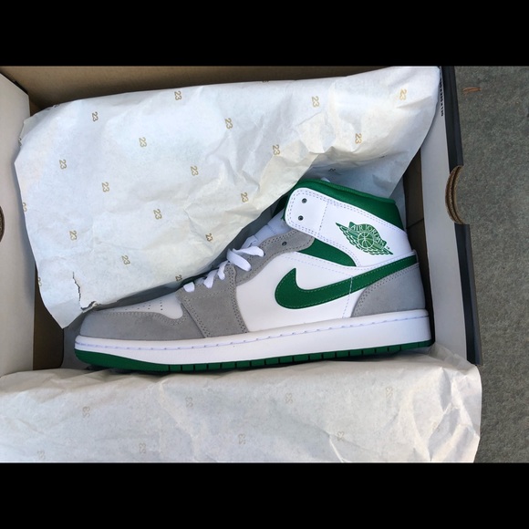 Air Jordan 1 Grey Green SE (Dead-Stock) - Picture 8 of 10